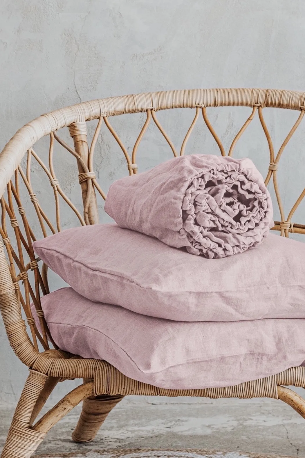Fitted Sheet and Pillowcases Set - Pink